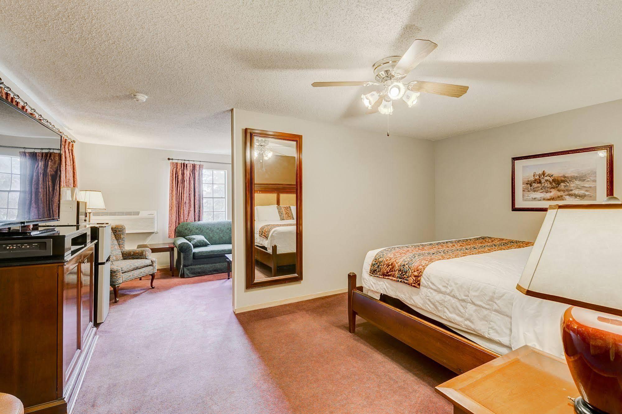 Lake View Inn Granbury Ngoại thất bức ảnh