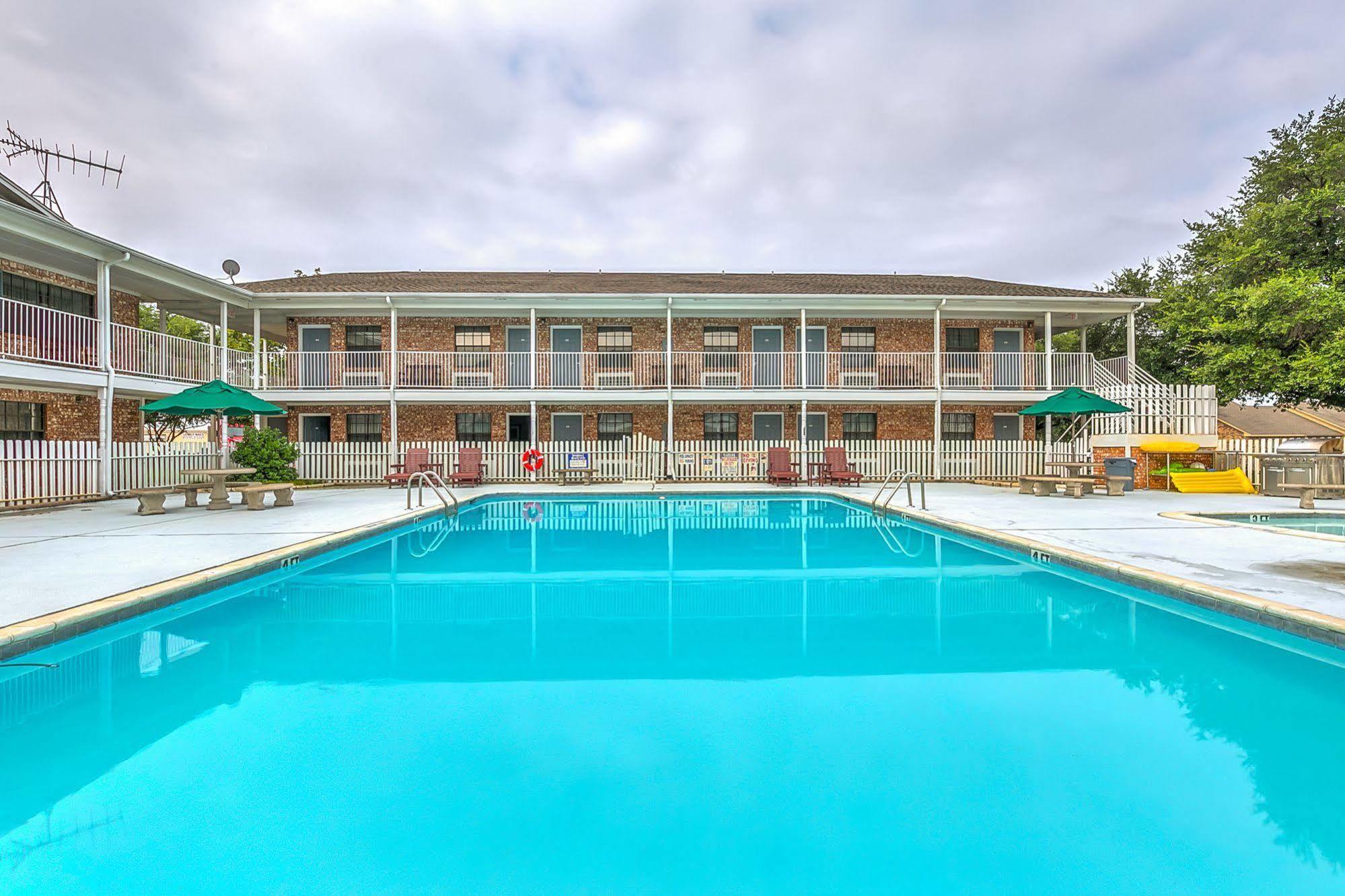 Lake View Inn Granbury Ngoại thất bức ảnh